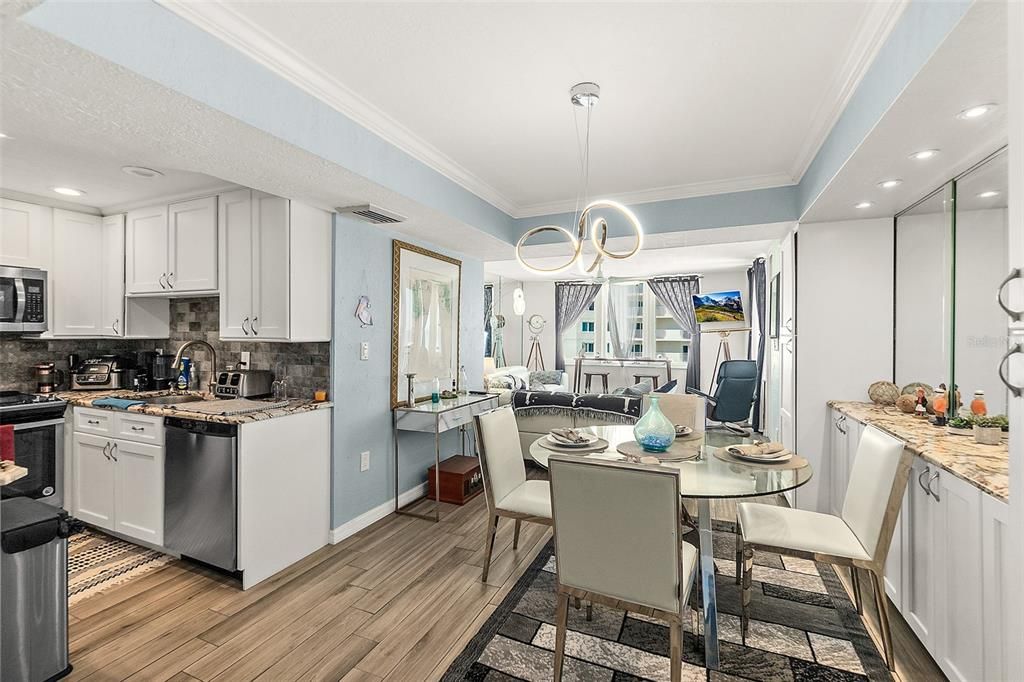 En Venta: $369,900 (2 camas, 2 baños, 1297 Pies cuadrados)