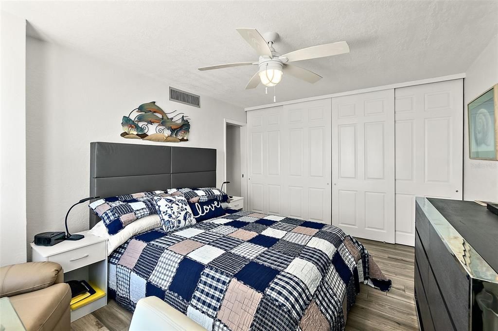 En Venta: $369,900 (2 camas, 2 baños, 1297 Pies cuadrados)