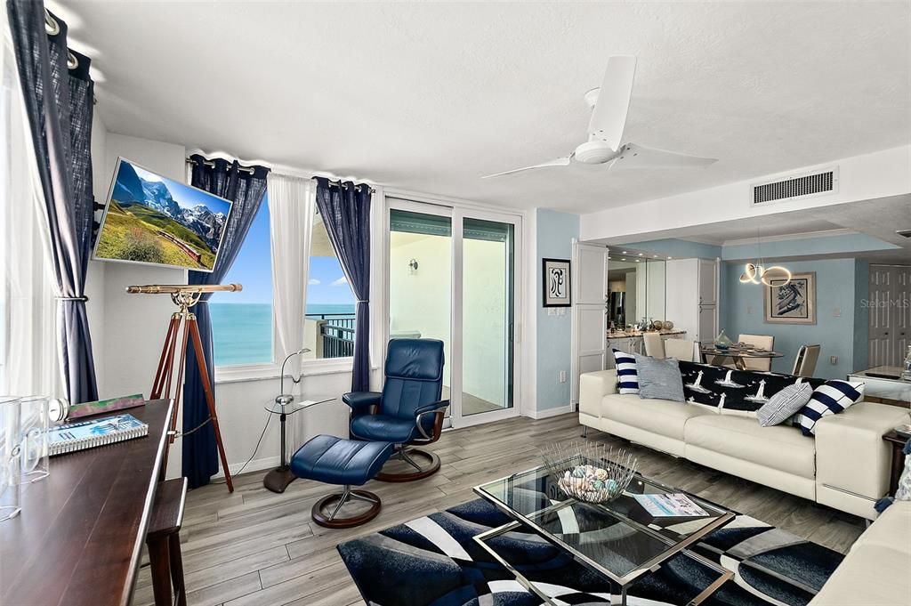 En Venta: $369,900 (2 camas, 2 baños, 1297 Pies cuadrados)