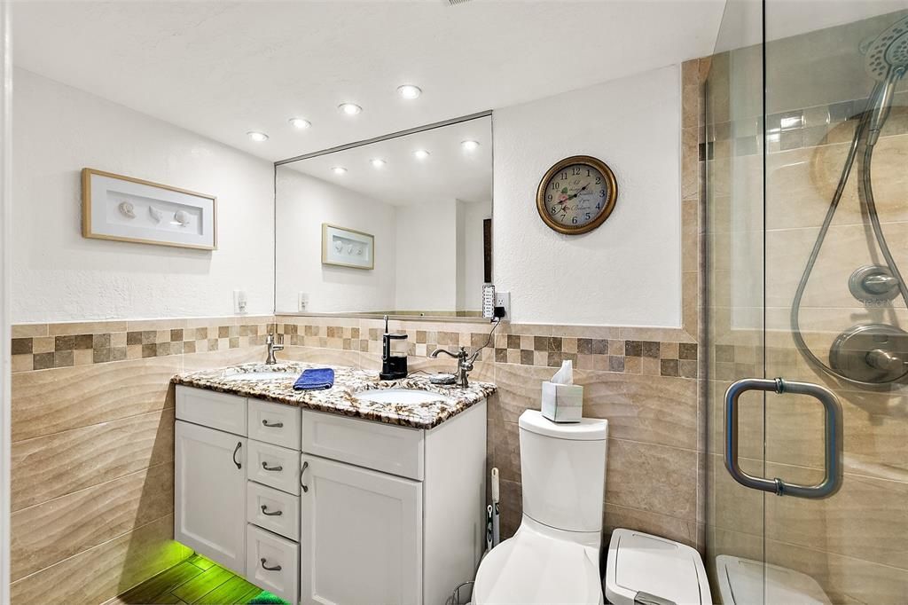 En Venta: $369,900 (2 camas, 2 baños, 1297 Pies cuadrados)