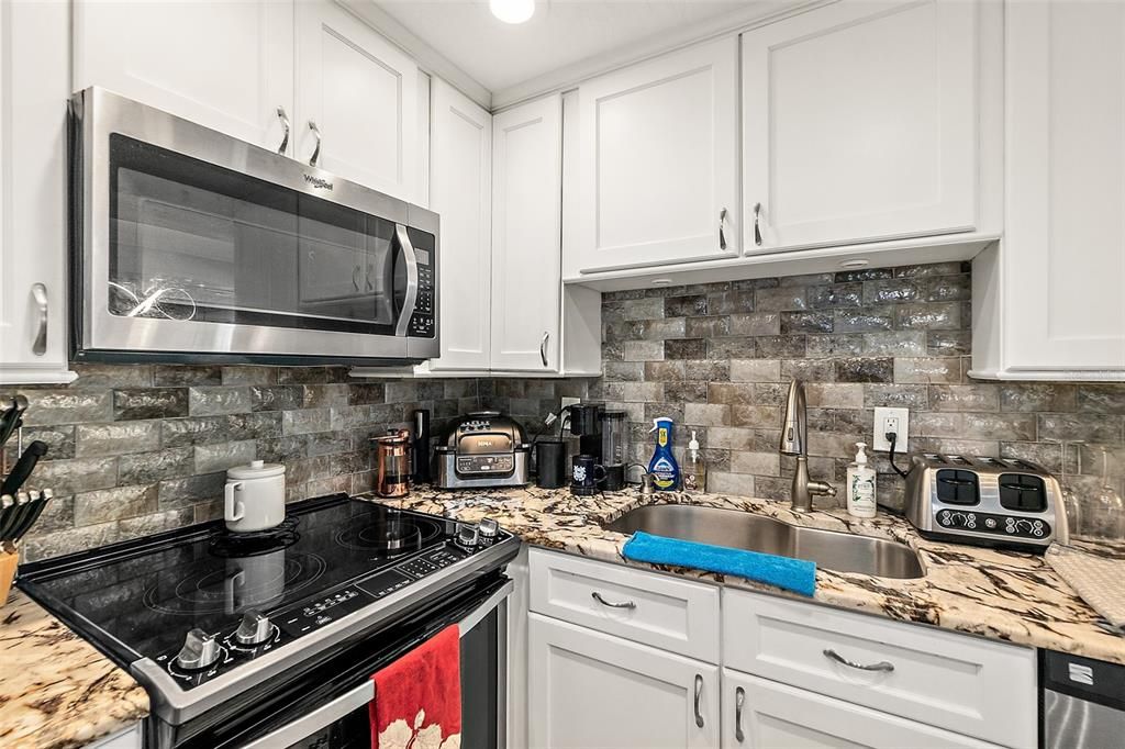 En Venta: $369,900 (2 camas, 2 baños, 1297 Pies cuadrados)