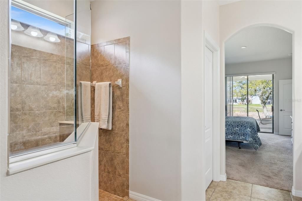 En Venta: $450,000 (3 camas, 2 baños, 2236 Pies cuadrados)
