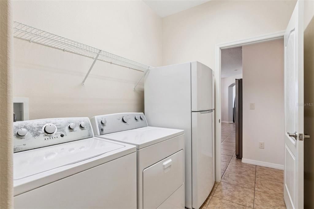 En Venta: $450,000 (3 camas, 2 baños, 2236 Pies cuadrados)