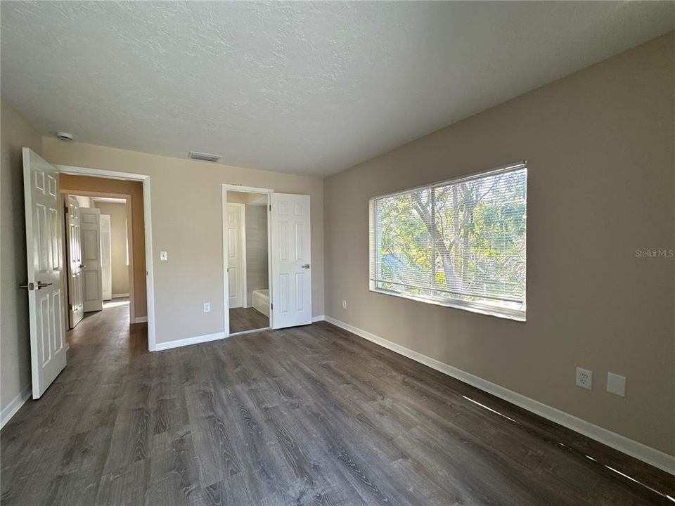 В аренду: $1,850 (2 спален, 1 ванн, 5460 Квадратных фут)