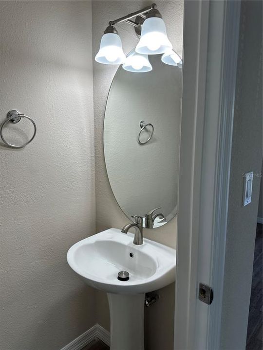 В аренду: $1,850 (2 спален, 1 ванн, 5460 Квадратных фут)