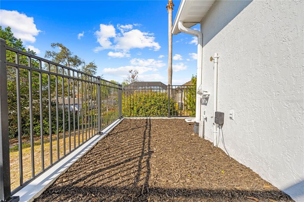Active With Contract: $359,000 (3 beds, 2 baths, 1738 Square Feet)