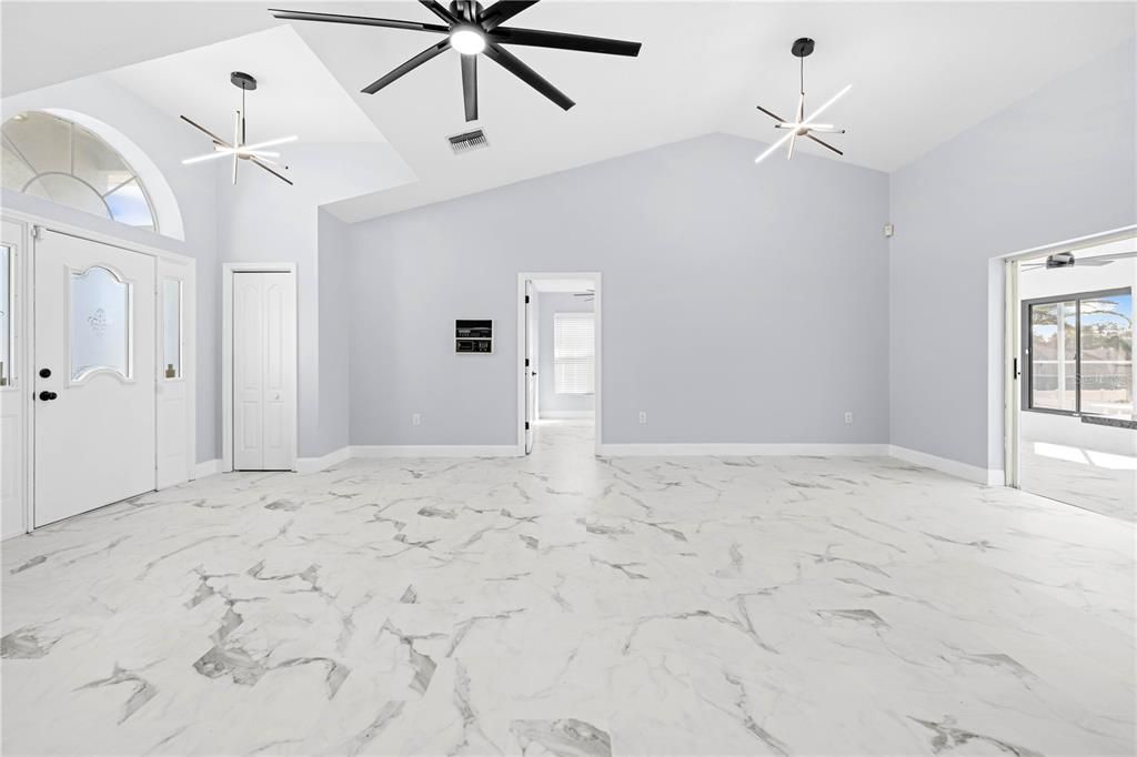 Active With Contract: $359,000 (3 beds, 2 baths, 1738 Square Feet)