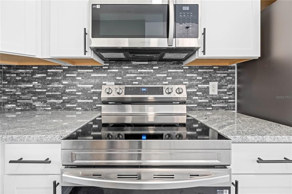 Active With Contract: $359,000 (3 beds, 2 baths, 1738 Square Feet)