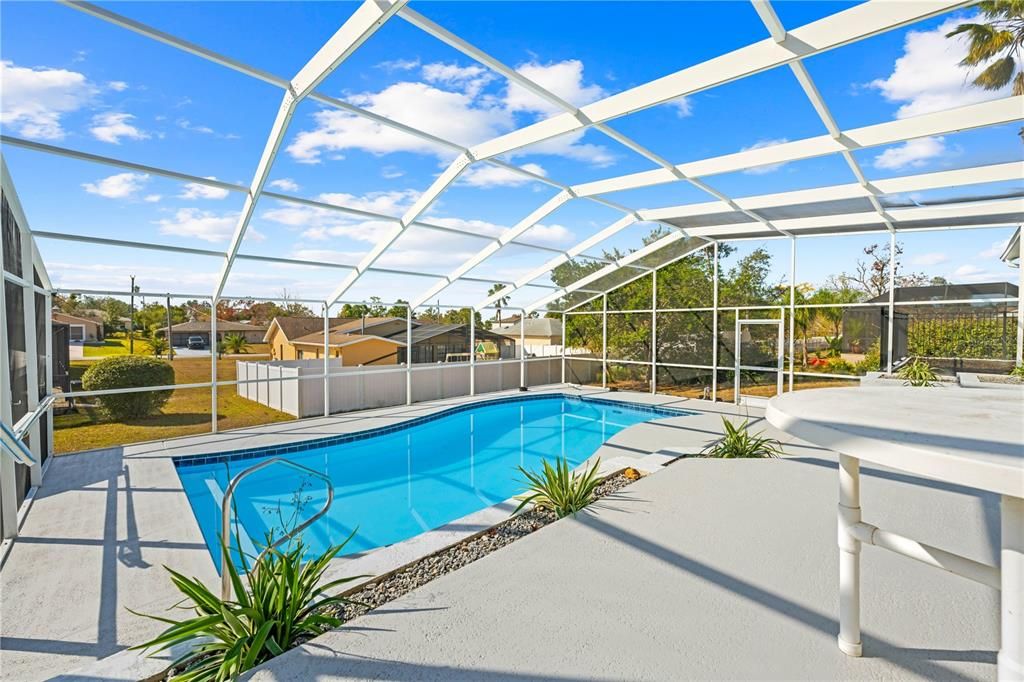 Active With Contract: $359,000 (3 beds, 2 baths, 1738 Square Feet)