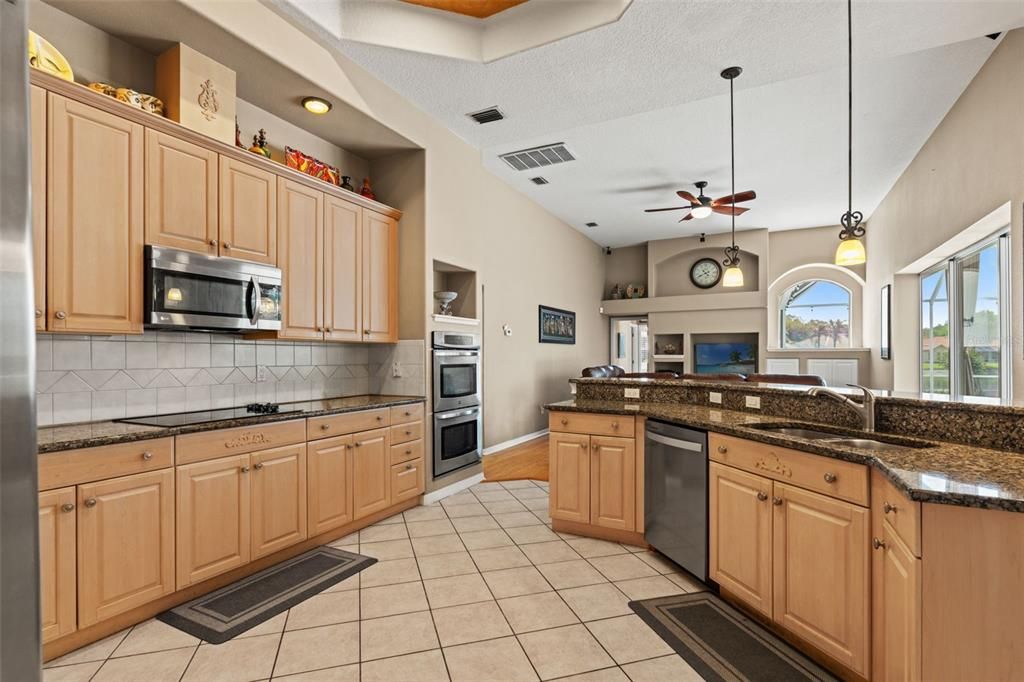 For Sale: $825,000 (4 beds, 3 baths, 3342 Square Feet)