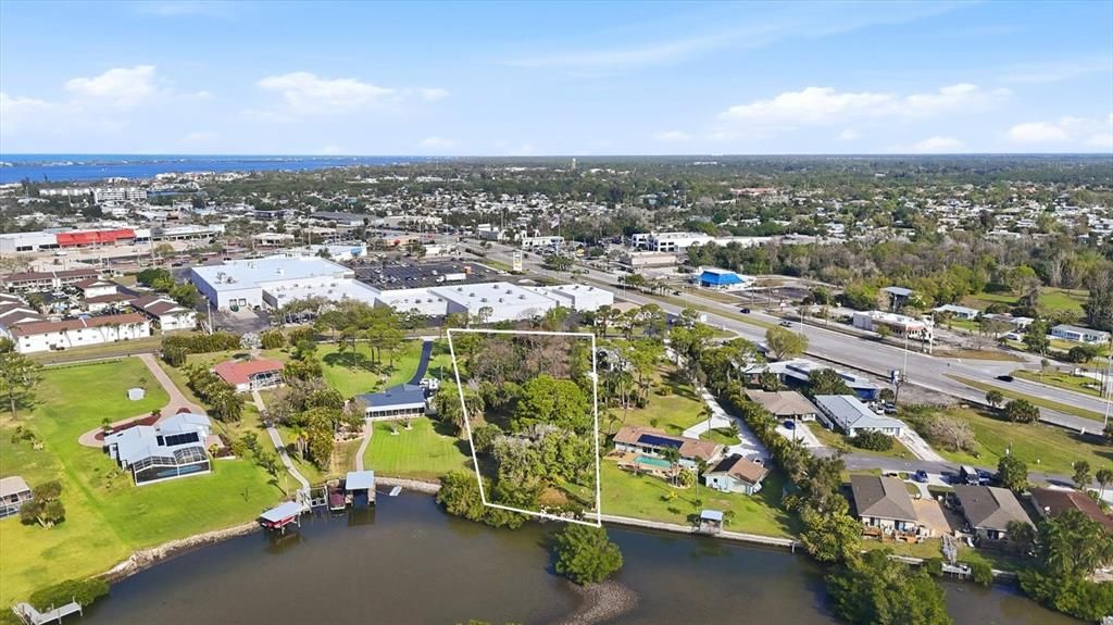 En Venta: $449,000 (1.27 acres)