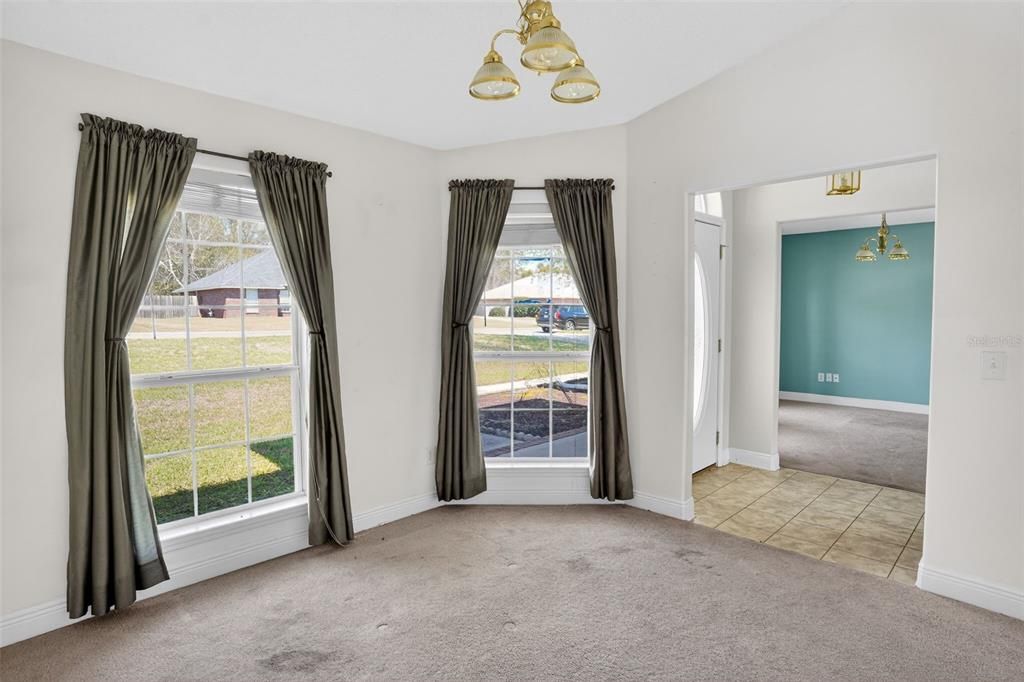 For Sale: $325,000 (4 beds, 3 baths, 2250 Square Feet)