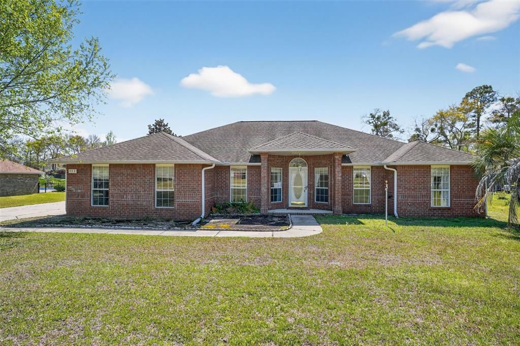For Sale: $325,000 (4 beds, 3 baths, 2250 Square Feet)