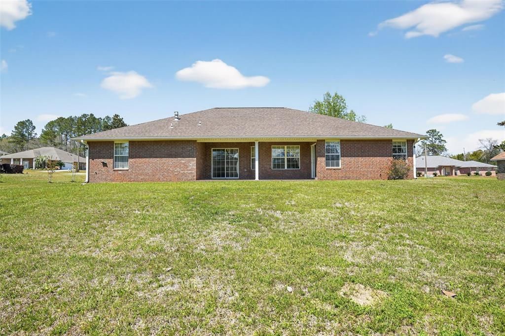 For Sale: $325,000 (4 beds, 3 baths, 2250 Square Feet)