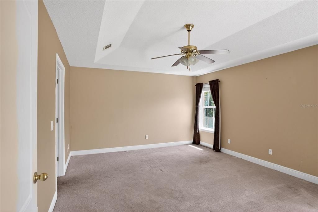 For Sale: $325,000 (4 beds, 3 baths, 2250 Square Feet)