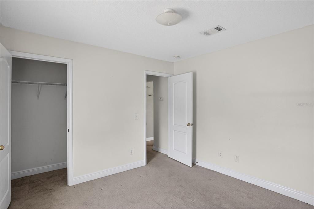 For Sale: $325,000 (4 beds, 3 baths, 2250 Square Feet)