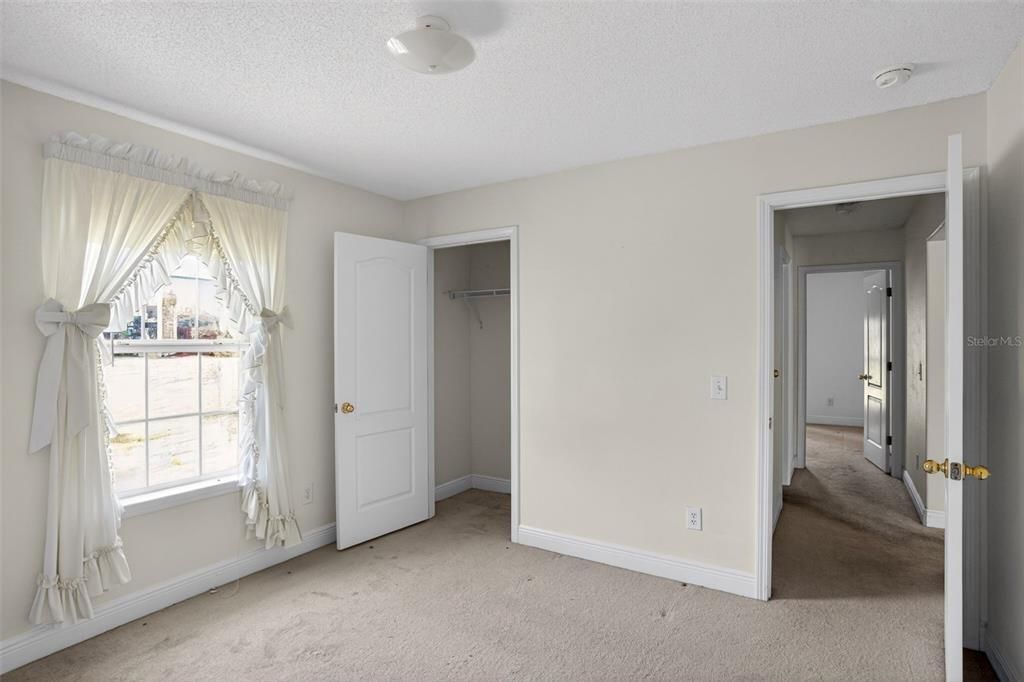 For Sale: $325,000 (4 beds, 3 baths, 2250 Square Feet)