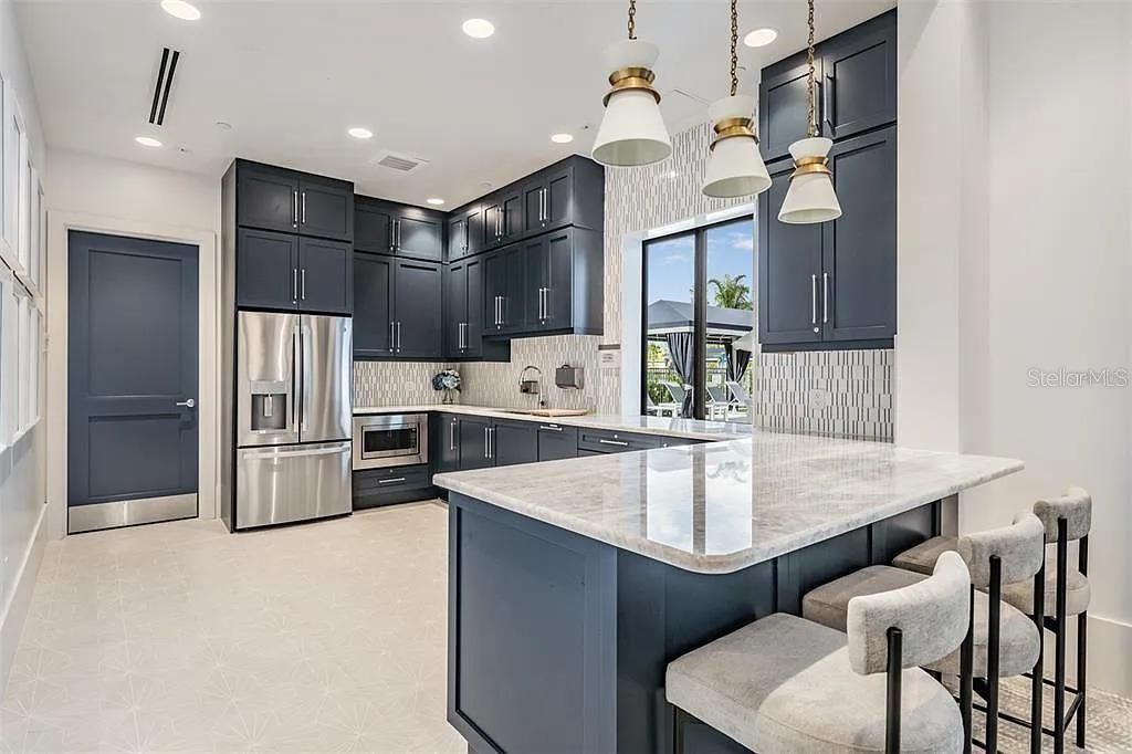 В аренду: $4,220 (5 спален, 5 ванн, 3307 Квадратных фут)