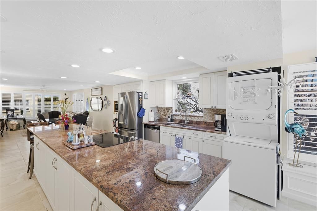 Activo con contrato: $389,000 (2 camas, 2 baños, 1133 Pies cuadrados)