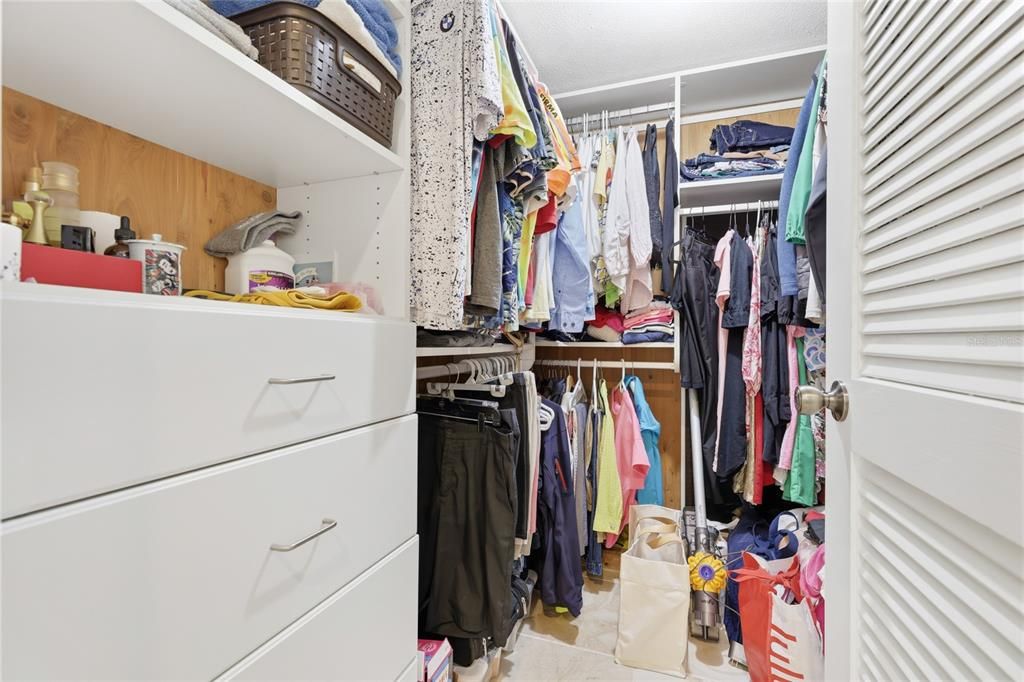 Activo con contrato: $389,000 (2 camas, 2 baños, 1133 Pies cuadrados)