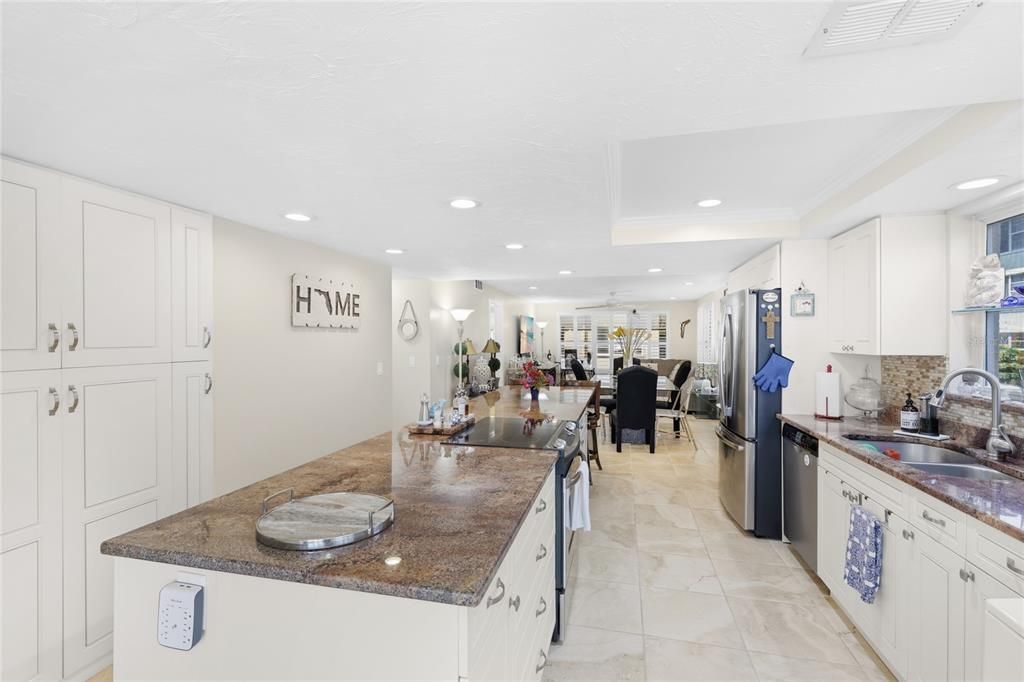 Activo con contrato: $389,000 (2 camas, 2 baños, 1133 Pies cuadrados)