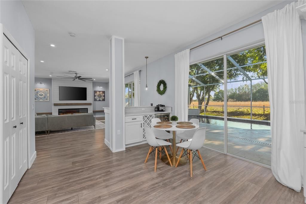 Activo con contrato: $935,000 (5 camas, 3 baños, 3852 Pies cuadrados)
