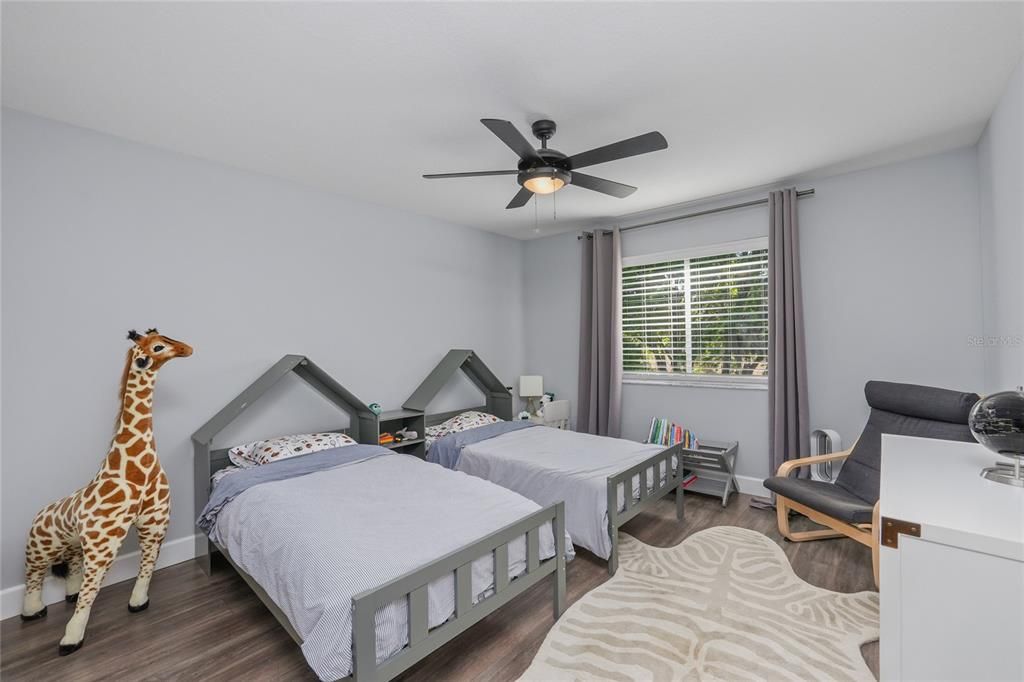 Activo con contrato: $935,000 (5 camas, 3 baños, 3852 Pies cuadrados)