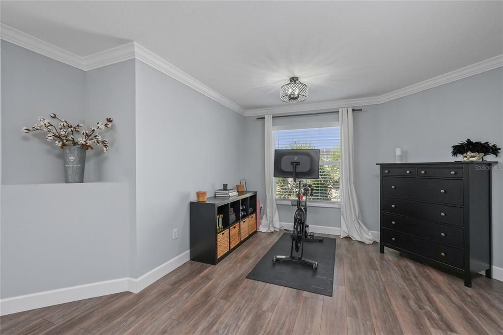 Activo con contrato: $935,000 (5 camas, 3 baños, 3852 Pies cuadrados)