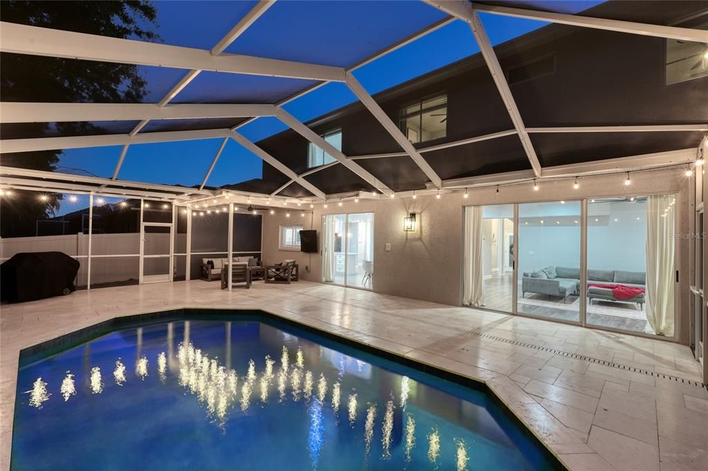 Activo con contrato: $935,000 (5 camas, 3 baños, 3852 Pies cuadrados)