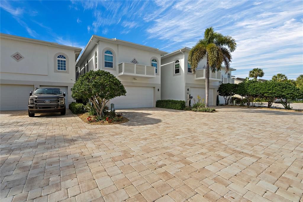 En Venta: $1,995,000 (5 camas, 3 baños, 4750 Pies cuadrados)