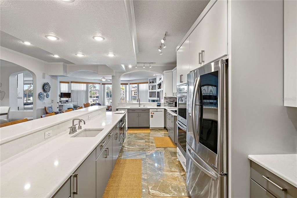 En Venta: $1,995,000 (5 camas, 3 baños, 4750 Pies cuadrados)