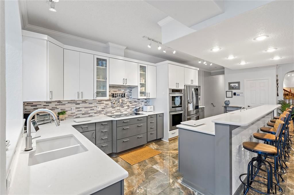 En Venta: $1,995,000 (5 camas, 3 baños, 4750 Pies cuadrados)