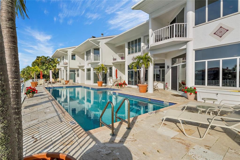 En Venta: $1,995,000 (5 camas, 3 baños, 4750 Pies cuadrados)