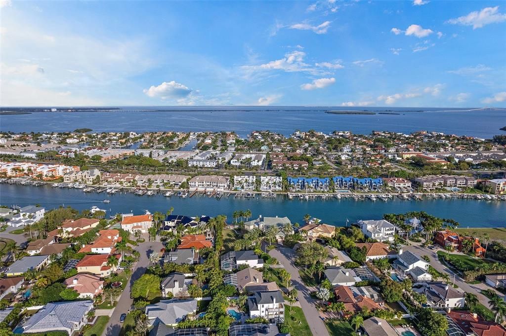 En Venta: $1,995,000 (5 camas, 3 baños, 4750 Pies cuadrados)