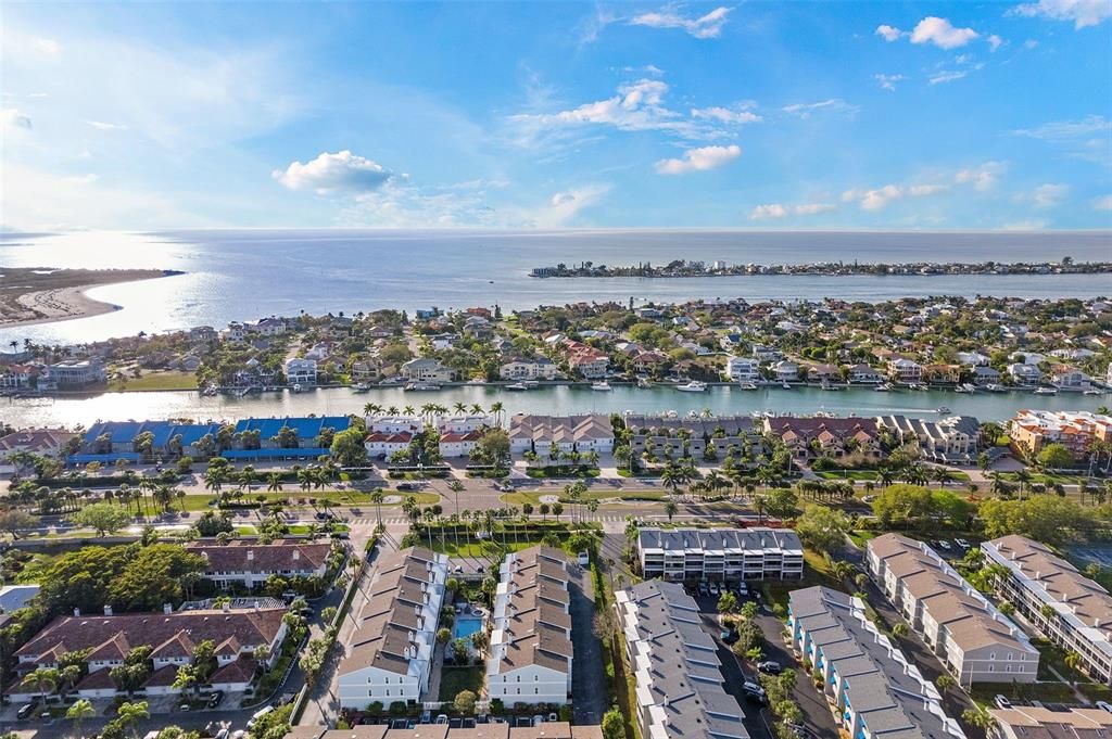 En Venta: $1,995,000 (5 camas, 3 baños, 4750 Pies cuadrados)