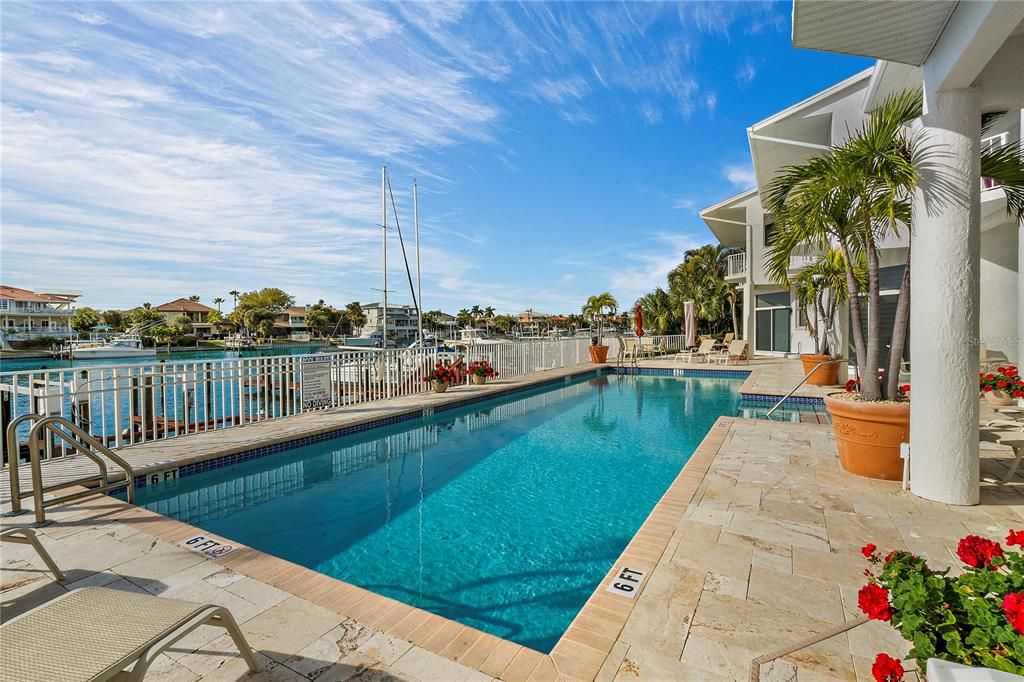 En Venta: $1,995,000 (5 camas, 3 baños, 4750 Pies cuadrados)