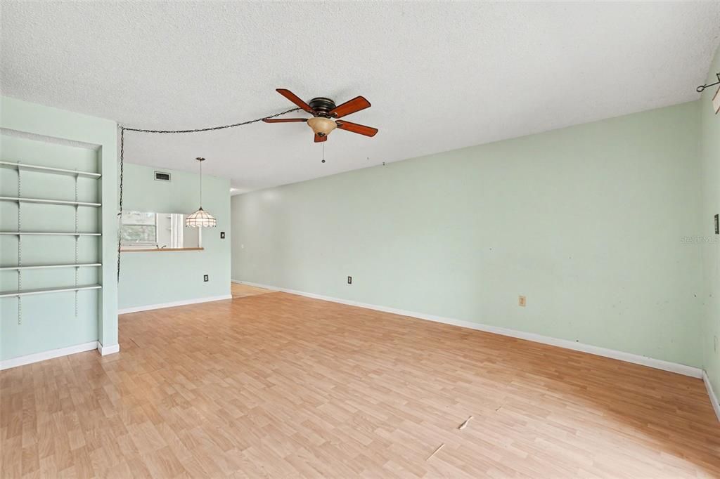 Activo con contrato: $118,000 (2 camas, 2 baños, 1110 Pies cuadrados)