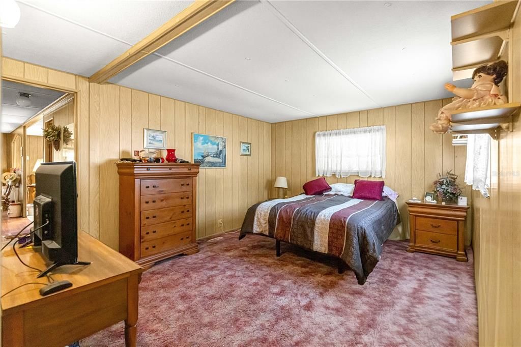 For Sale: $125,000 (2 beds, 1 baths, 864 Square Feet)