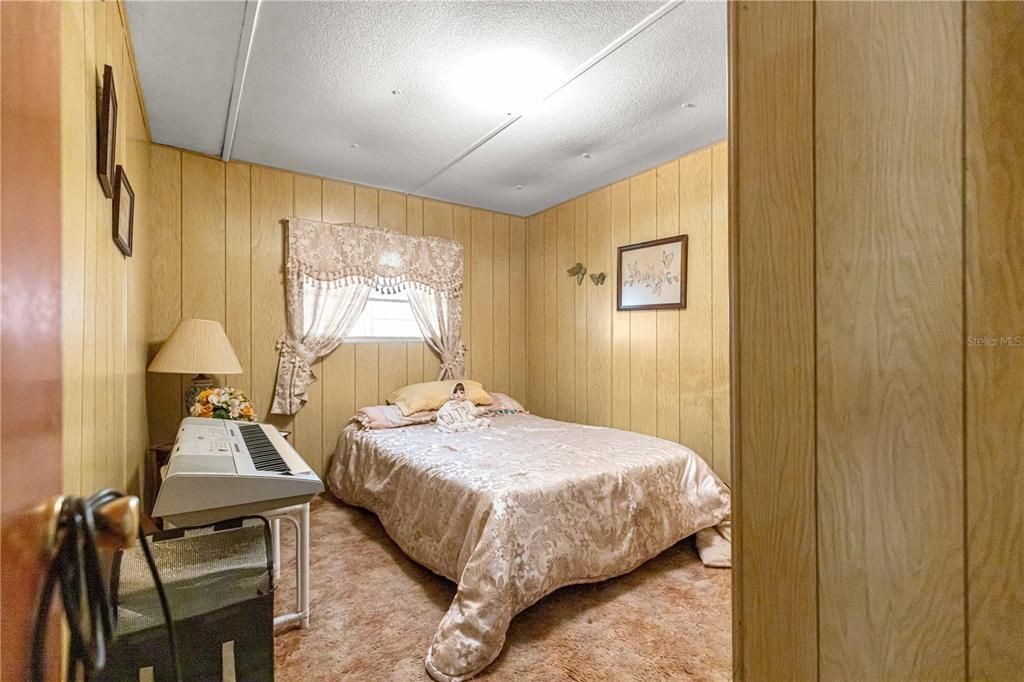 For Sale: $125,000 (2 beds, 1 baths, 864 Square Feet)