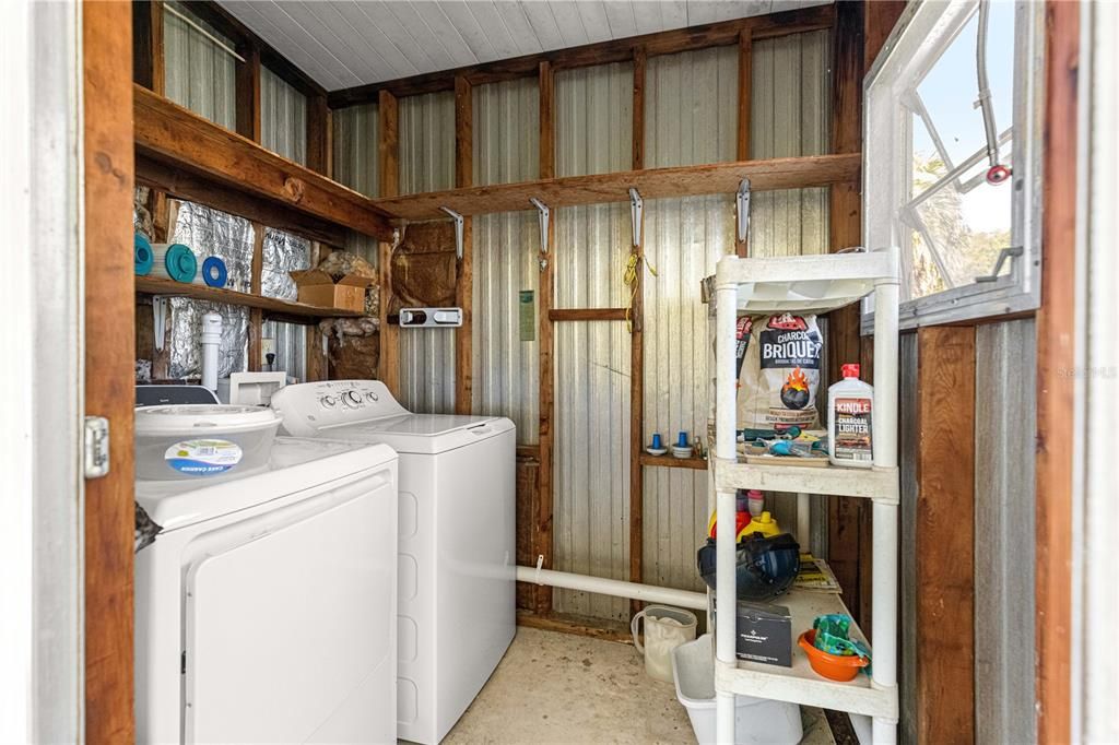 For Sale: $125,000 (2 beds, 1 baths, 864 Square Feet)