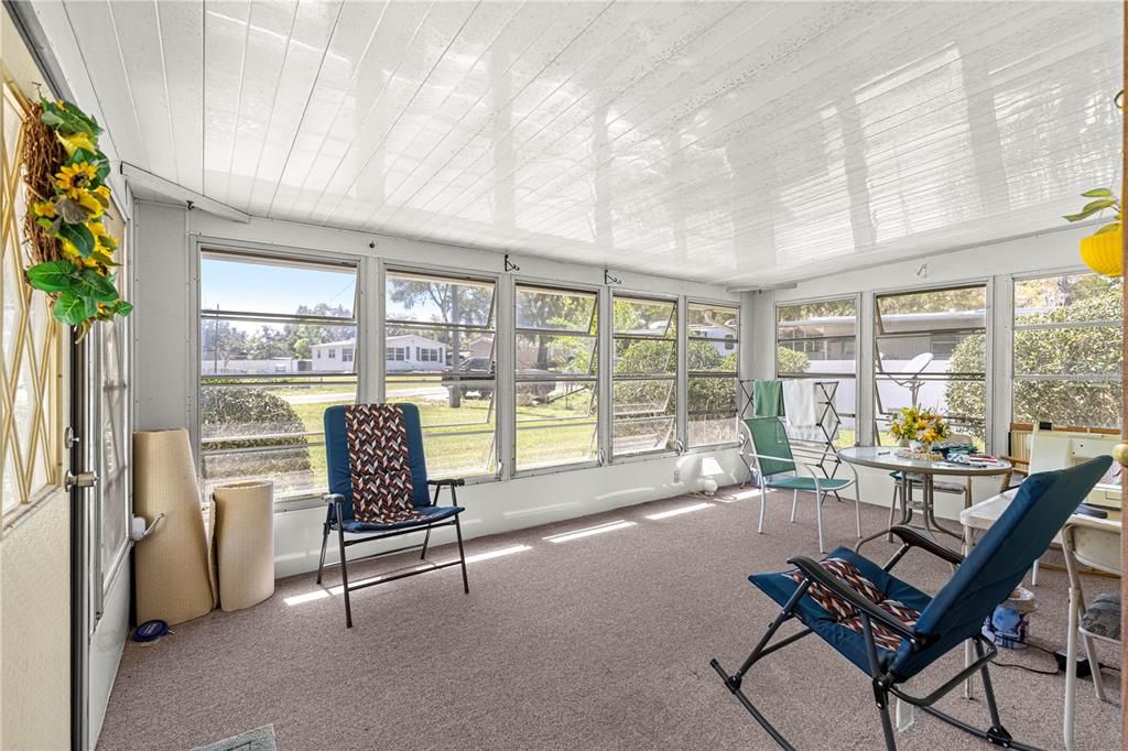 For Sale: $125,000 (2 beds, 1 baths, 864 Square Feet)