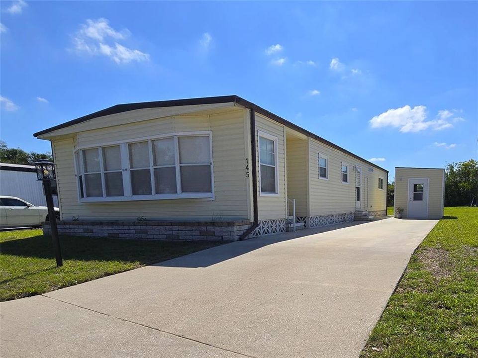 For Sale: $179,000 (2 beds, 2 baths, 1272 Square Feet)