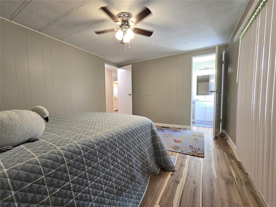 For Sale: $179,000 (2 beds, 2 baths, 1272 Square Feet)