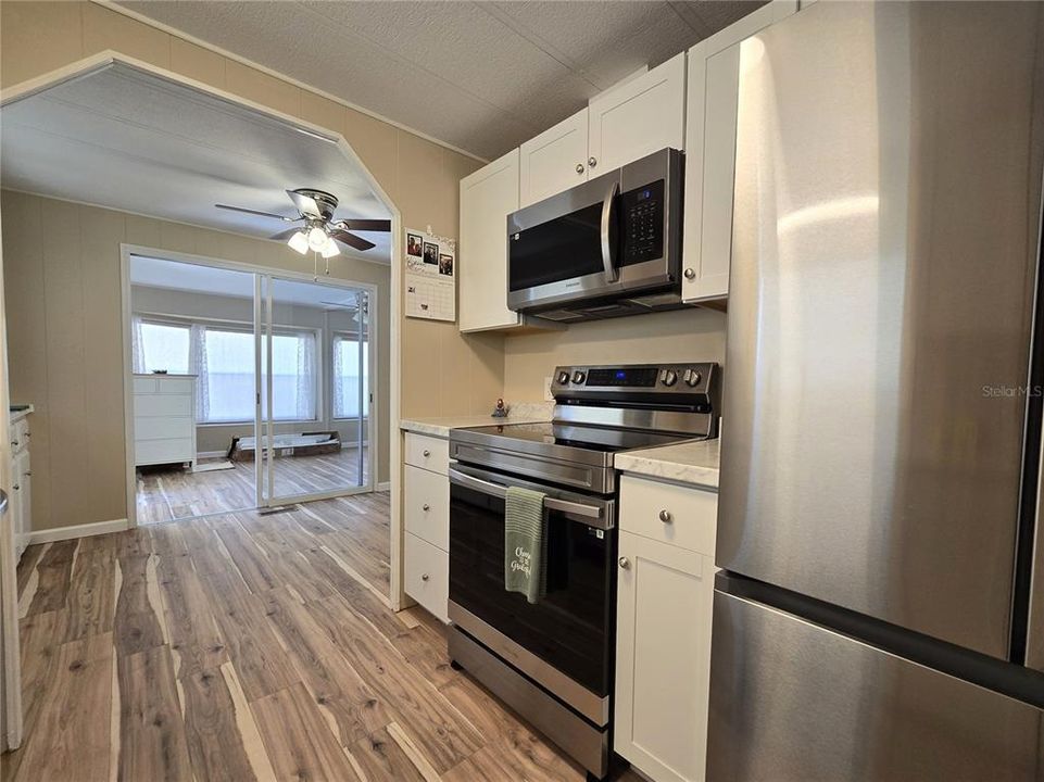 For Sale: $179,000 (2 beds, 2 baths, 1272 Square Feet)