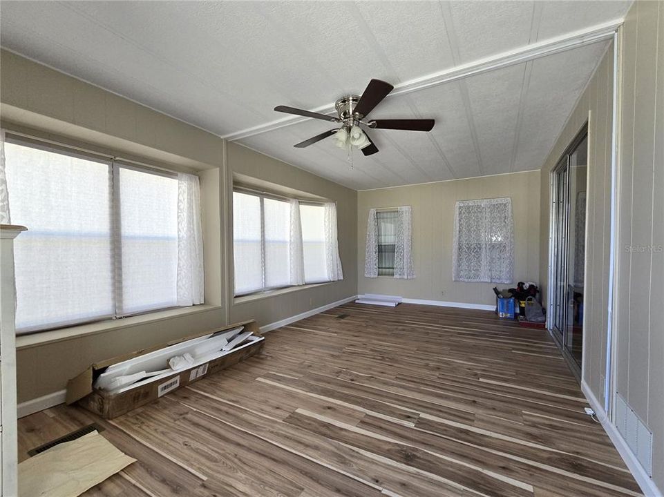 For Sale: $179,000 (2 beds, 2 baths, 1272 Square Feet)