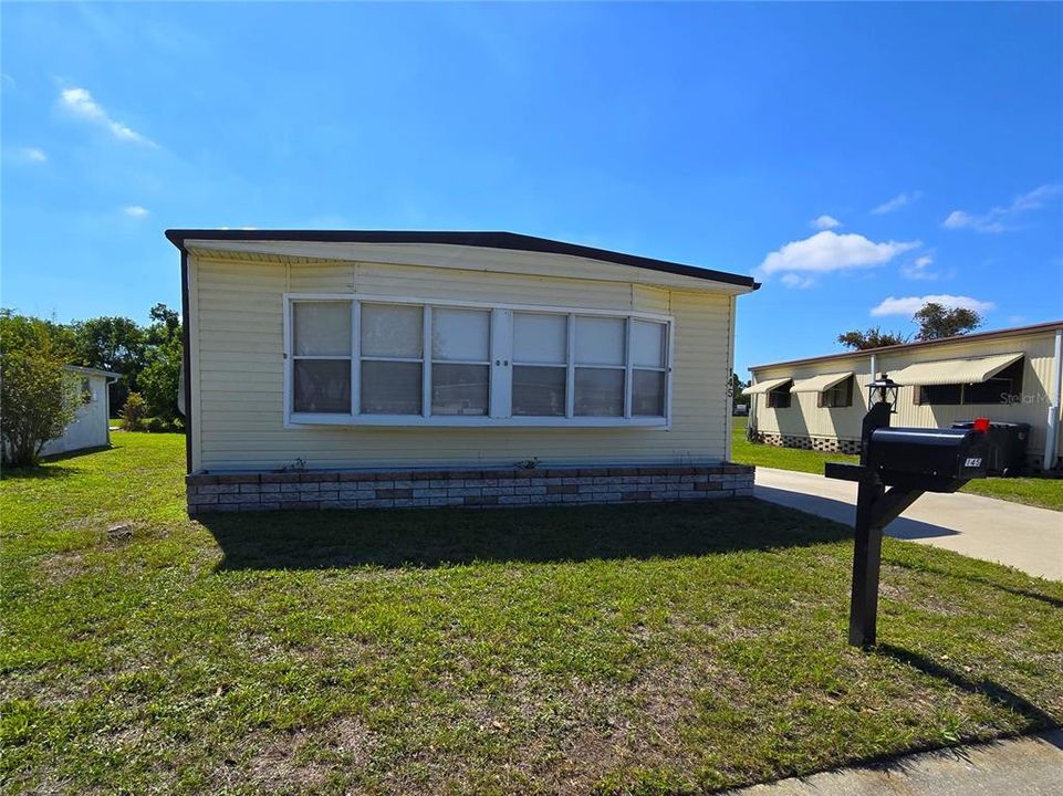 For Sale: $179,000 (2 beds, 2 baths, 1272 Square Feet)