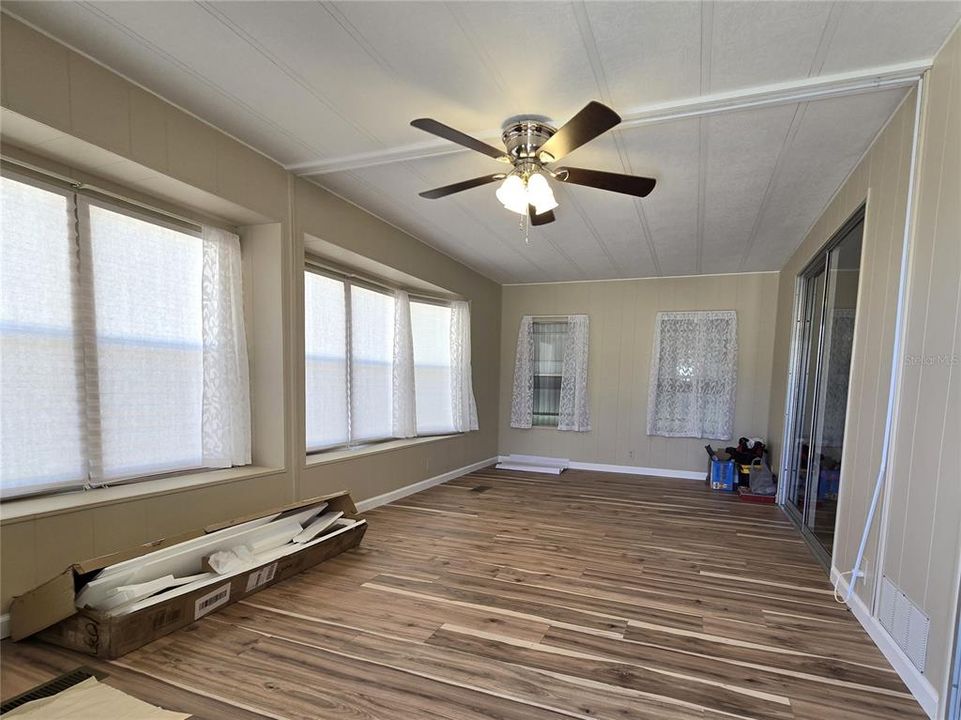 For Sale: $179,000 (2 beds, 2 baths, 1272 Square Feet)