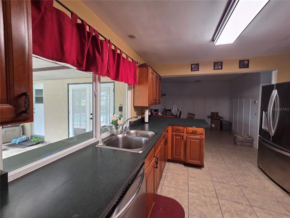 Activo con contrato: $324,900 (4 camas, 3 baños, 2058 Pies cuadrados)
