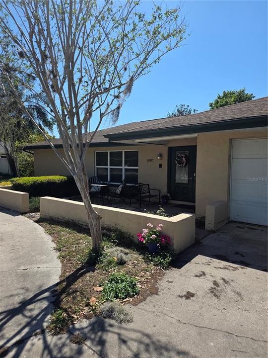 Activo con contrato: $324,900 (4 camas, 3 baños, 2058 Pies cuadrados)