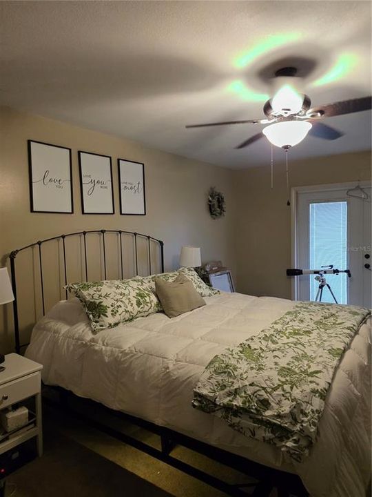 Activo con contrato: $324,900 (4 camas, 3 baños, 2058 Pies cuadrados)
